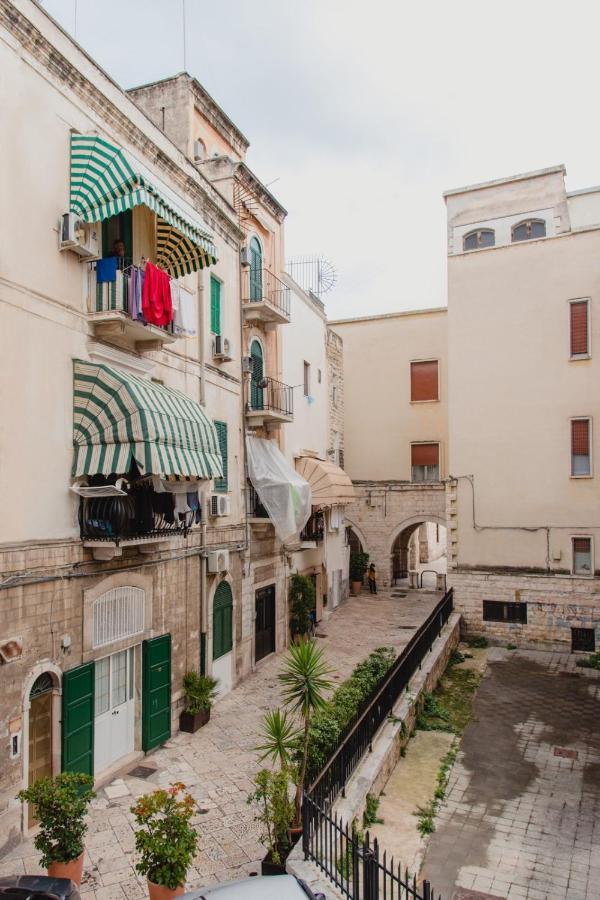 Отель Palazzo Le Travi Бари Экстерьер фото