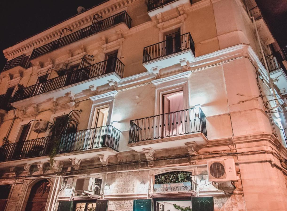 Отель Palazzo Le Travi Бари Экстерьер фото