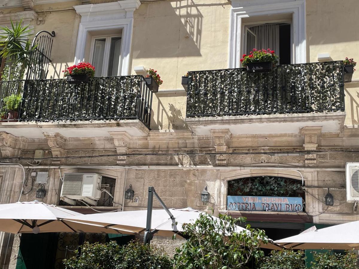 Отель Palazzo Le Travi Бари Экстерьер фото